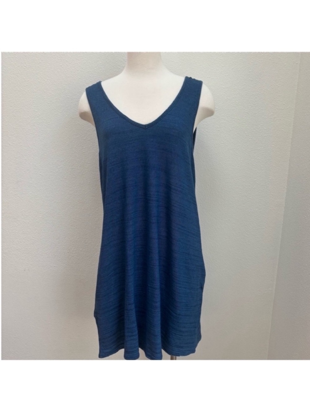 Faherty Mini Shift Dress Sleeveless Tank V Neck Cotton Indigo Blue Size Medium - Picture 2 of 11